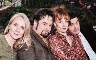 TROIS VERSIONS DE LA VIE / Yasmina Reza